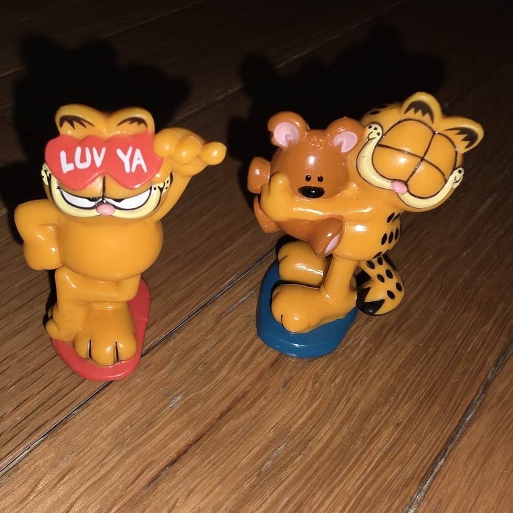2pc GARFIELD MINI FIGURES HOLDING TEDDY & LUV YA GREAT SET NO SEPARATING